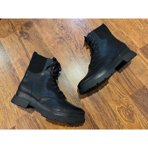 Soul Naturalizer Women's Ozzy Water Resistant Combat Boot Black Size 11W NWOB - Picture 1 of 9
